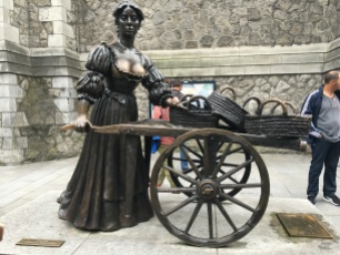 The Molly Malone Statue at Suffolk Street